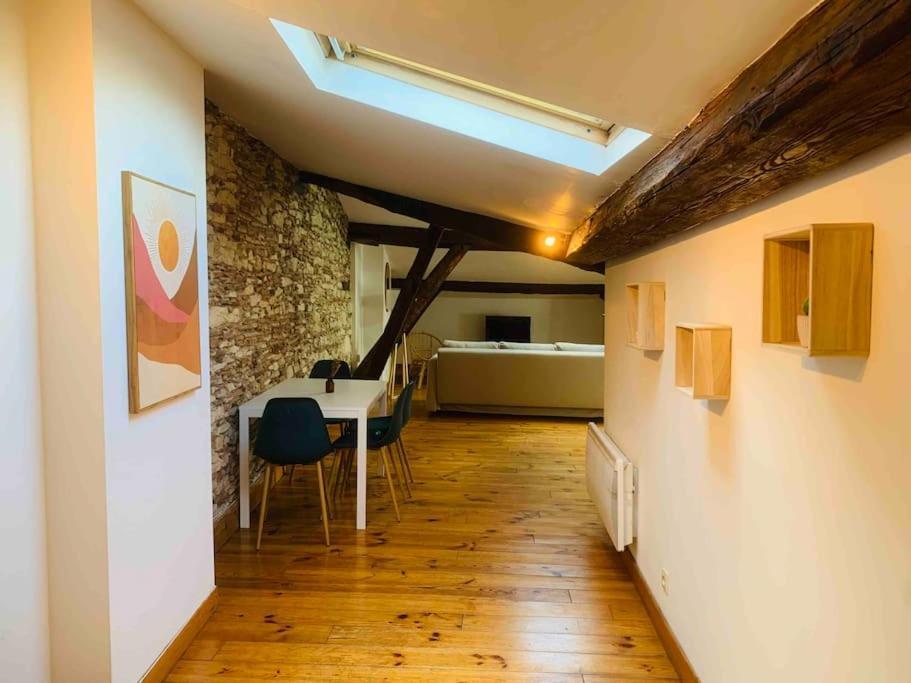 Spacieux Appartement En Plein Coeur De Castres Castres  Esterno foto